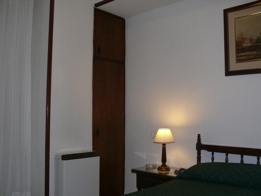 Hostal Navasfrias Salamanca Ruang foto