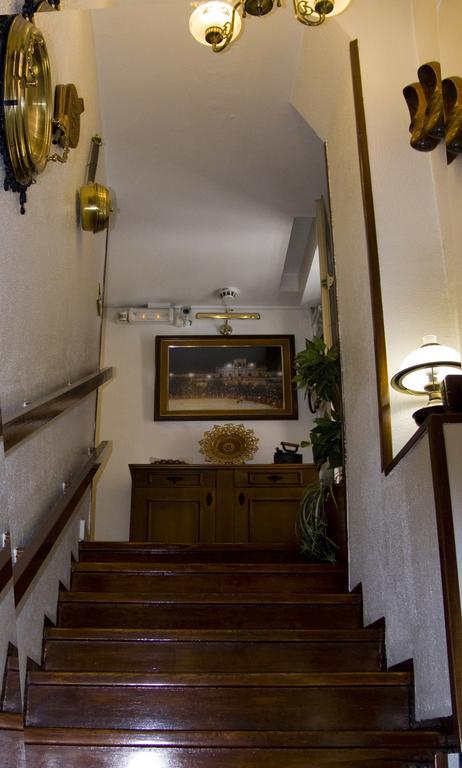 Hostal Navasfrias Salamanca Bagian luar foto